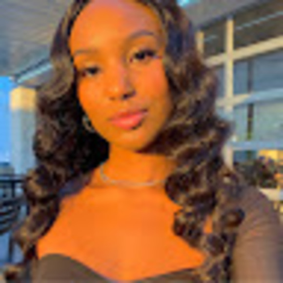 Meet your Posher, Andi - Picture 1 of 1